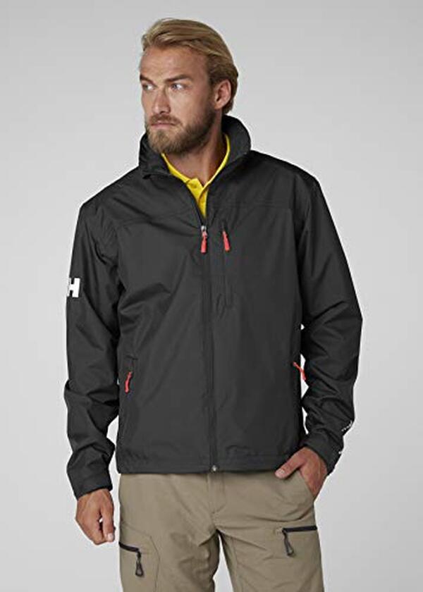 Explorez notre test détaillé de la veste Crew Midlayer Helly Hansen noire taille M : style, confort et performance sont au rendez-vous pour vos aventures en plein air.