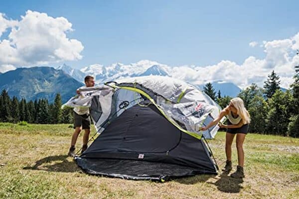 Découvrez notre test détaillé de la tente Coleman Darwin 2 Plus : légère, étanche et compacte, idéale pour vos aventures en camping et randonnée.