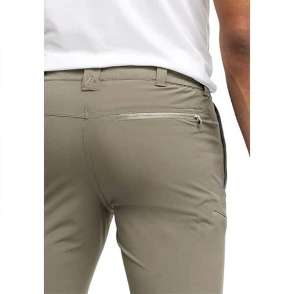 Découvrez notre test complet du pantalon de randonnée Maier Sports Tajo 2 pour homme : confort, durabilité et performances en montagne analysés en détail. 