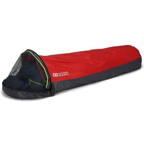 Découvrez notre test détaillé de la tente de randonnée ultralégère Outdoor Research Helium Bivy : poids, étanchéité, confort et performance en conditions réelles. 