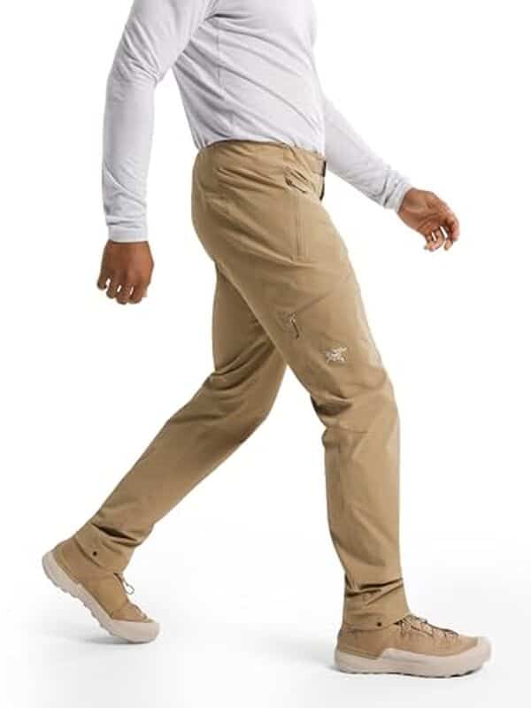 Découvrez notre avis détaillé sur le pantalon Arc'teryx Gamma Pant: polyvalence, durabilité et technologie pour l'escalade toutes saisons.