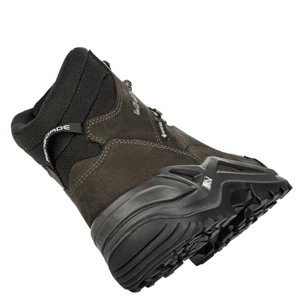 Découvrez notre test complet des chaussures Lowa Renegade GTX Mid homme : confort, durabilité et imperméabilité pour vos randonnées en montagne. 