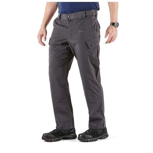 Découvrez notre test complet du pantalon 5.11 Stryke Pant charcoal : caractéristiques, avantages et avis détaillé pour ce pantalon tactique de référence. 