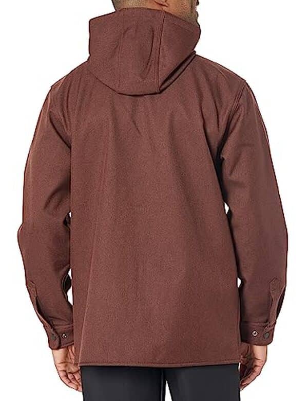 Découvrez notre test détaillé de la chemise à capuche résistante Carhartt Rain Defender en cèdre foncé taille XL : qualité, confort et performance. 